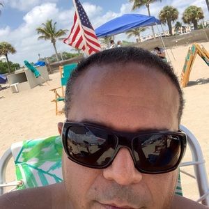 Meet your Posher, Marcos